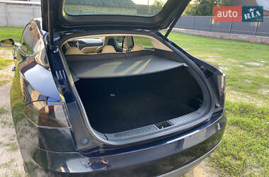 Лифтбек Tesla Model S 2013 в 