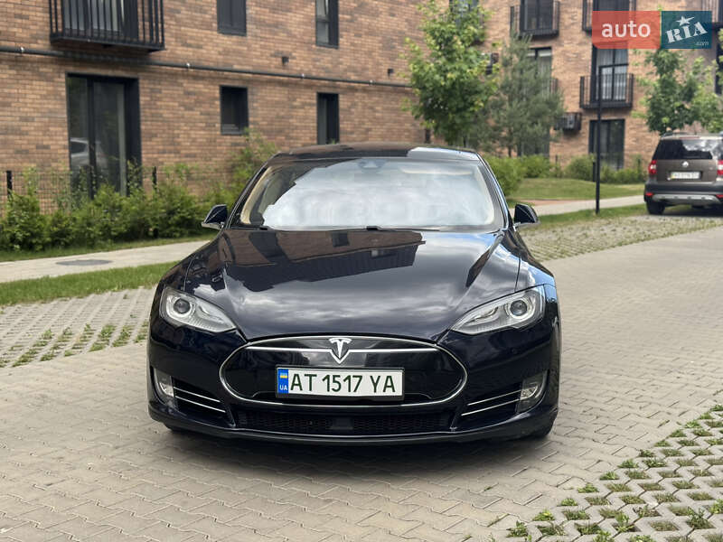 Лифтбек Tesla Model S 2014 в Ивано-Франковске