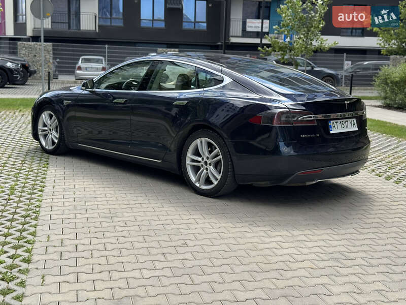 Лифтбек Tesla Model S 2014 в Ивано-Франковске