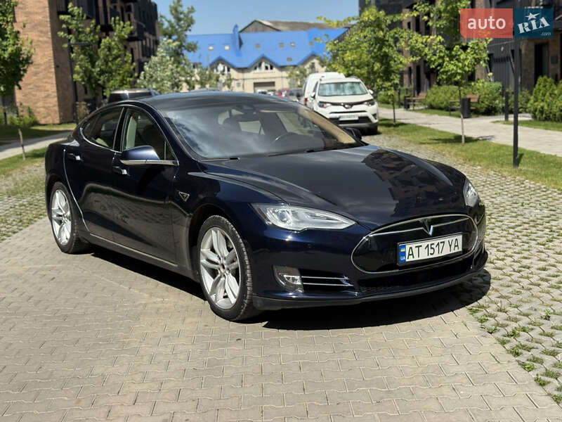 Лифтбек Tesla Model S 2014 в Ивано-Франковске