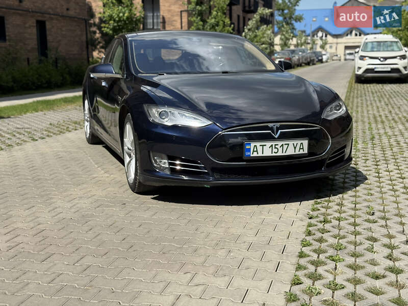 Лифтбек Tesla Model S 2014 в Ивано-Франковске
