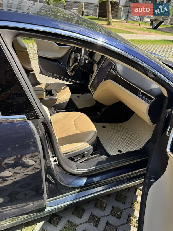 Лифтбек Tesla Model S 2014 в Ивано-Франковске