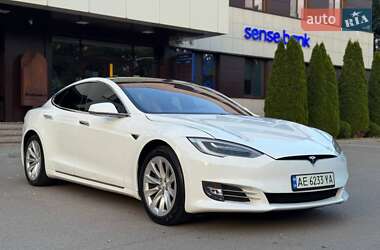 Ліфтбек Tesla Model S 2016 в 