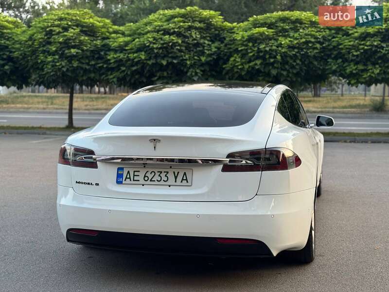 Лифтбек Tesla Model S 2016 в Днепре