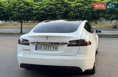 Ліфтбек Tesla Model S 2016 в 