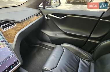 Лифтбек Tesla Model S 2017 в 