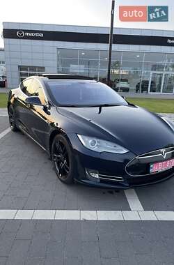 Лифтбек Tesla Model S 2013 в 