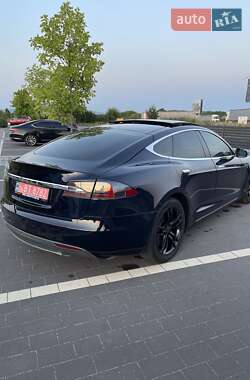 Лифтбек Tesla Model S 2013 в 