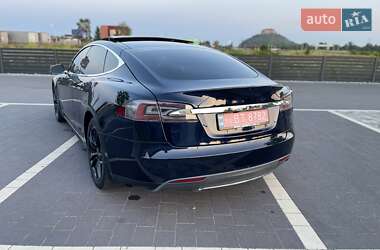 Лифтбек Tesla Model S 2013 в 