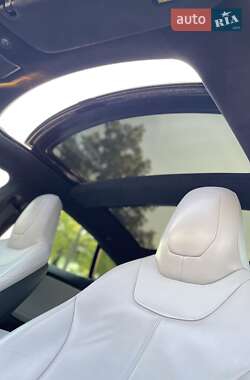 Лифтбек Tesla Model S 2015 в 