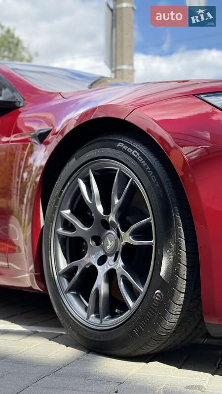 Лифтбек Tesla Model S 2023 в Днепре