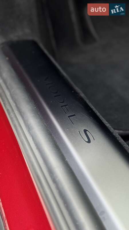 Лифтбек Tesla Model S 2023 в Днепре