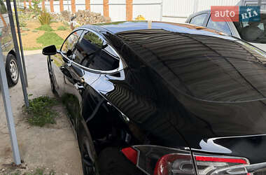 Лифтбек Tesla Model S 2017 в 