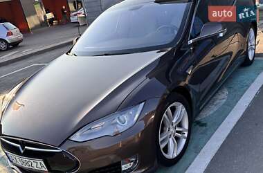 Лифтбек Tesla Model S 2013 в 