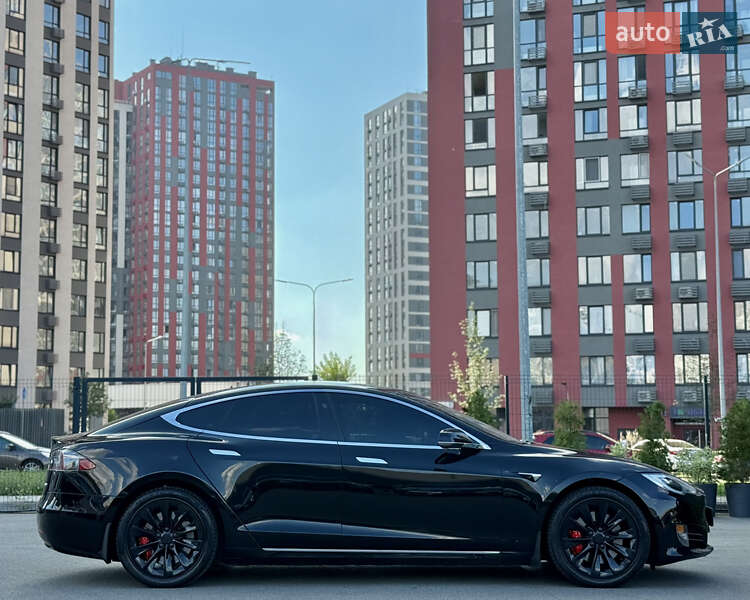 Лифтбек Tesla Model S 2018 в Киеве