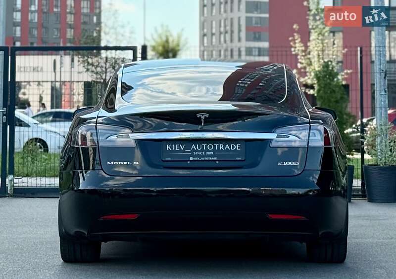 Лифтбек Tesla Model S 2018 в Киеве