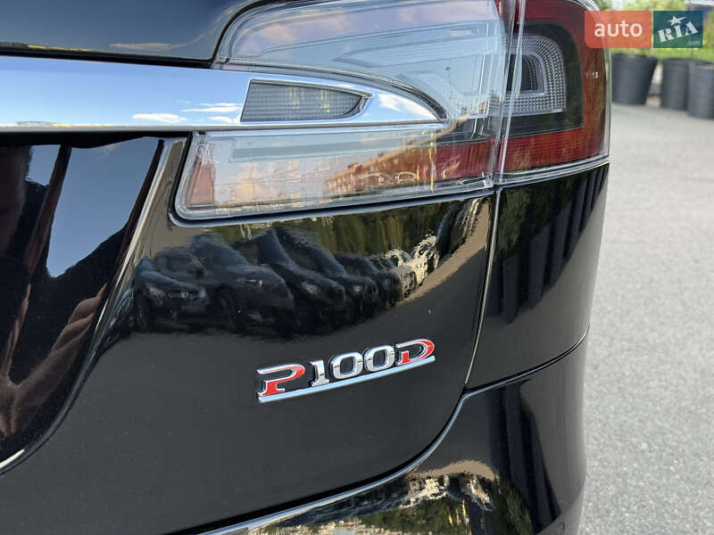 Лифтбек Tesla Model S 2018 в Киеве