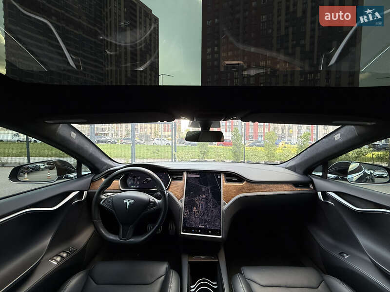 Лифтбек Tesla Model S 2018 в Киеве