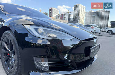 Лифтбек Tesla Model S 2018 в 