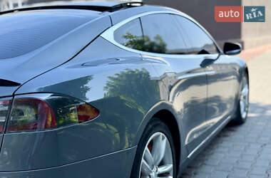 Лифтбек Tesla Model S 2013 в 