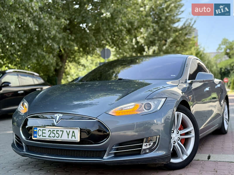 Лифтбек Tesla Model S 2013 в 