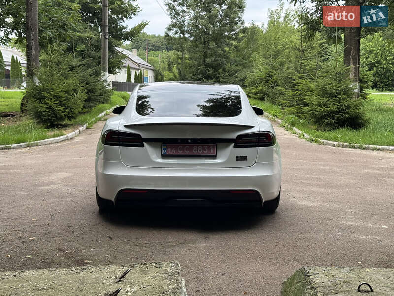 Лифтбек Tesla Model S 2023 в Львове