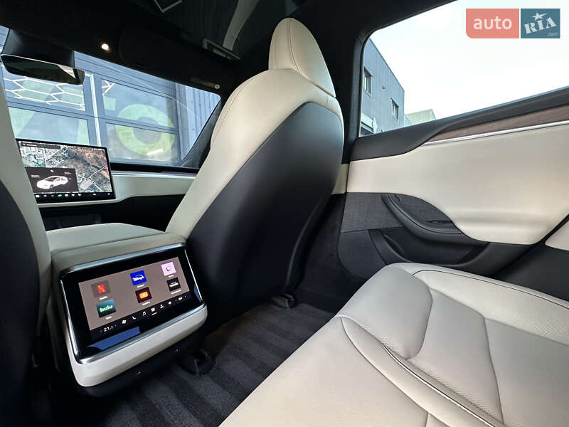 Лифтбек Tesla Model S 2021 в Дрогобыче