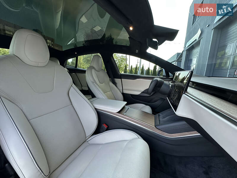 Лифтбек Tesla Model S 2021 в Дрогобыче