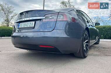 Лифтбек Tesla Model S 2016 в 
