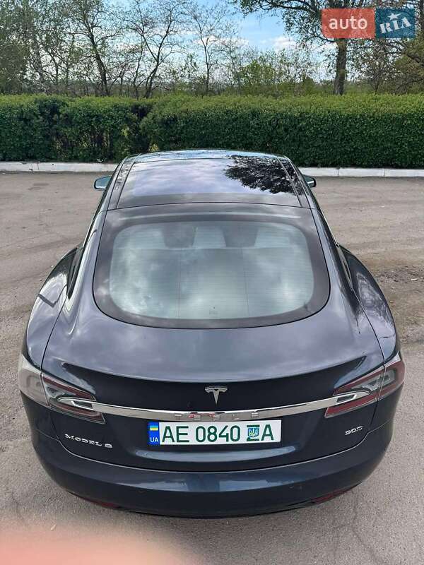 Лифтбек Tesla Model S 2016 в Каменском
