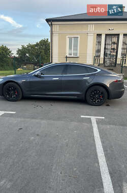 Лифтбек Tesla Model S 2016 в 
