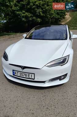 Лифтбек Tesla Model S 2016 в 