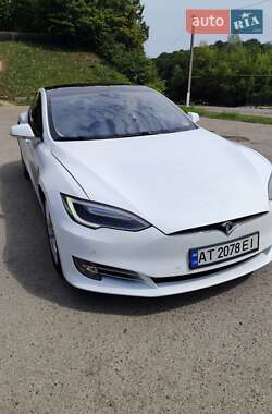 Ліфтбек Tesla Model S 2016 в Галичі