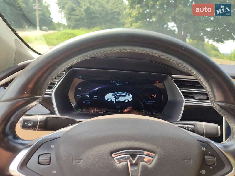 Лифтбек Tesla Model S 2016 в Ивано-Франковске