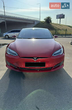 Лифтбек Tesla Model S 2017 в 