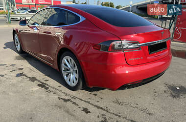 Лифтбек Tesla Model S 2017 в 