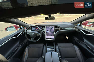 Лифтбек Tesla Model S 2017 в 