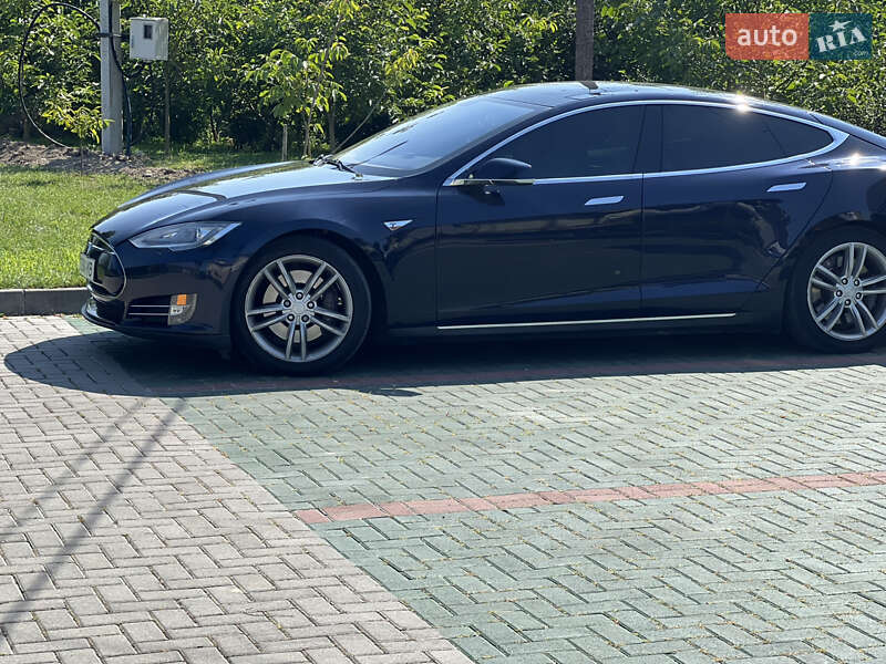 Лифтбек Tesla Model S 2013 в Львове фото 3 Лифтбек Tesla Model S 2013 в Львове