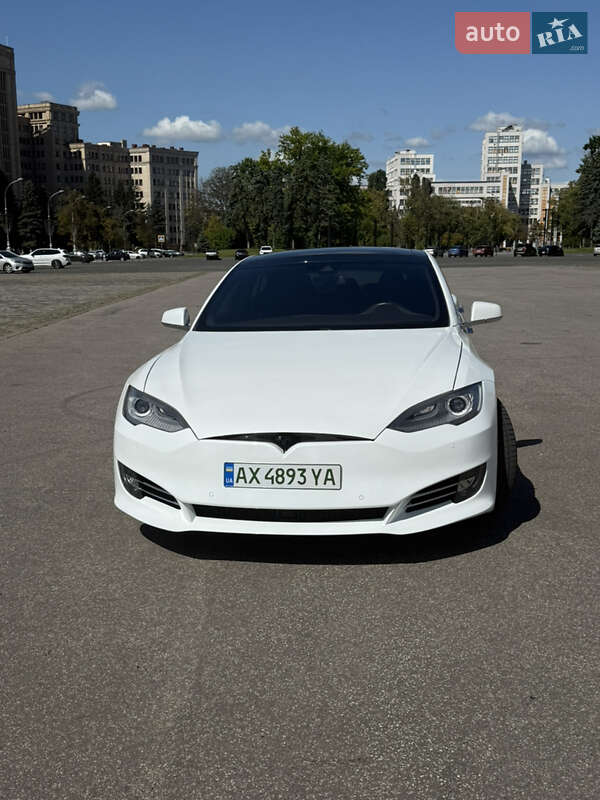 Лифтбек Tesla Model S 2015 в Харькове
