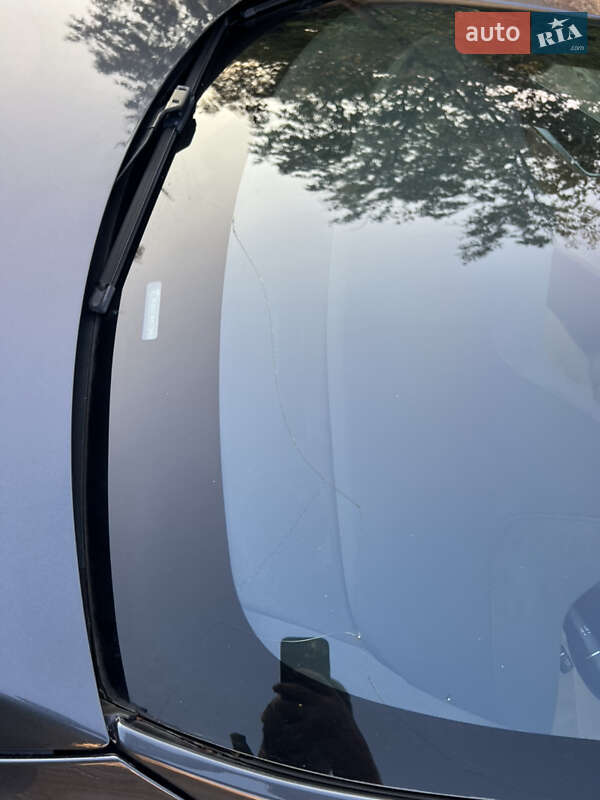 Лифтбек Tesla Model S 2017 в Кривом Роге