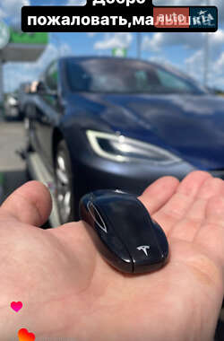 Лифтбек Tesla Model S 2017 в 