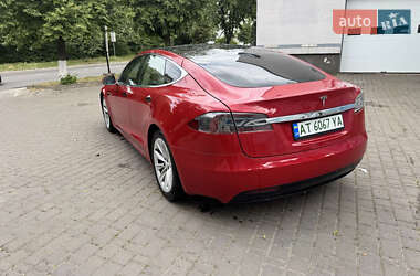 Лифтбек Tesla Model S 2017 в 