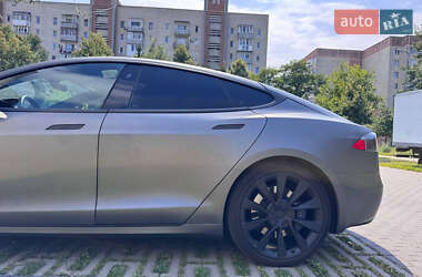 Лифтбек Tesla Model S 2018 в 