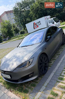 Лифтбек Tesla Model S 2018 в 