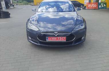 Ліфтбек Tesla Model S 2013 в 