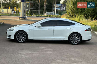Лифтбек Tesla Model S 2014 в 