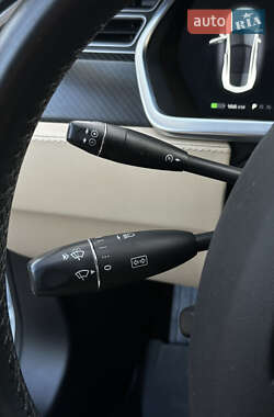 Лифтбек Tesla Model S 2014 в 