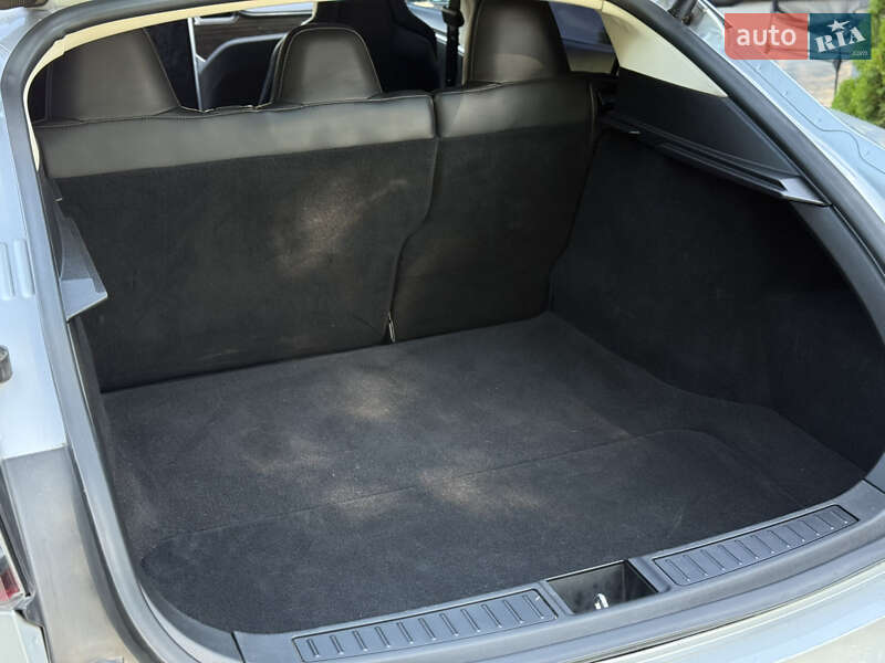 Лифтбек Tesla Model S 2014 в Ивано-Франковске