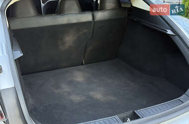 Лифтбек Tesla Model S 2014 в 