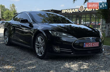 Лифтбек Tesla Model S 2016 в Ивано-Франковске
